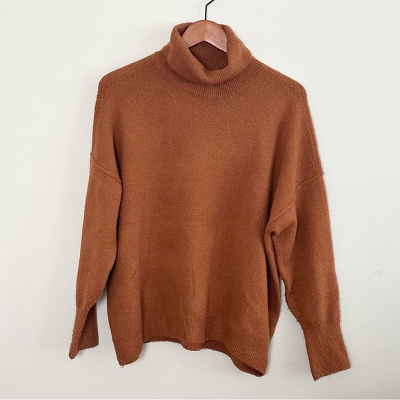 [•Vince Camuto•] turtle neck sweater - Picture 1 of 4
